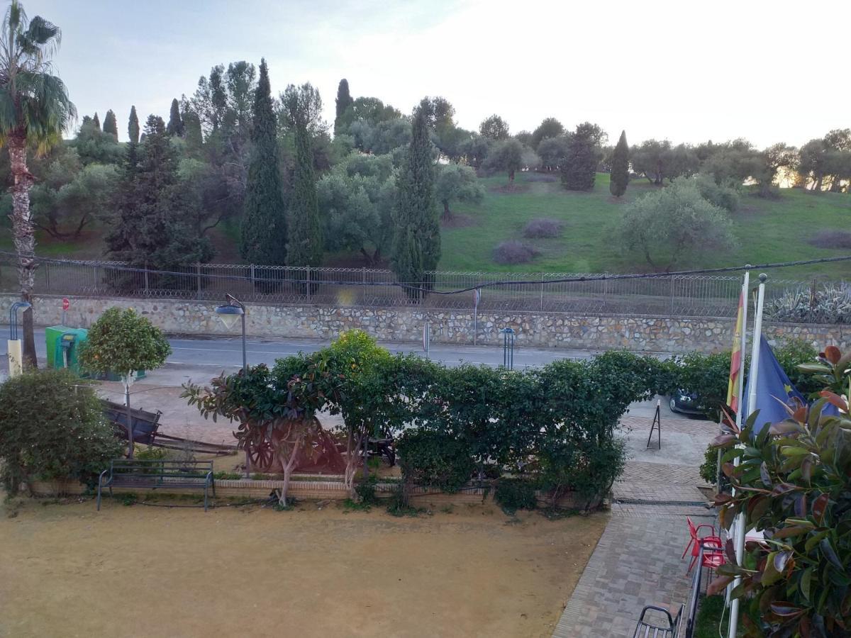 Hotel Anfiteatro Romano Santiponce Buitenkant foto